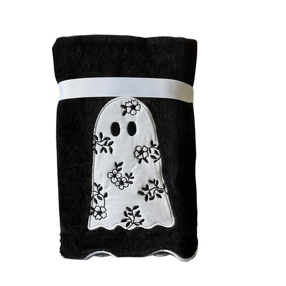 Kassa Decor  Halloween Ghost Hand Towels 18x28 Plush Black & White Set of 2 New - Picture 9 of 10